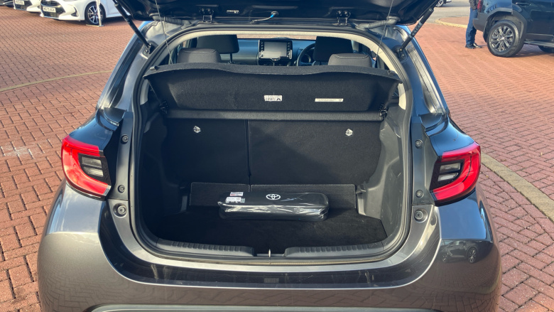 Toyota Yaris 1.5 Hybrid Design 5dr CVT Hybrid Hatchback